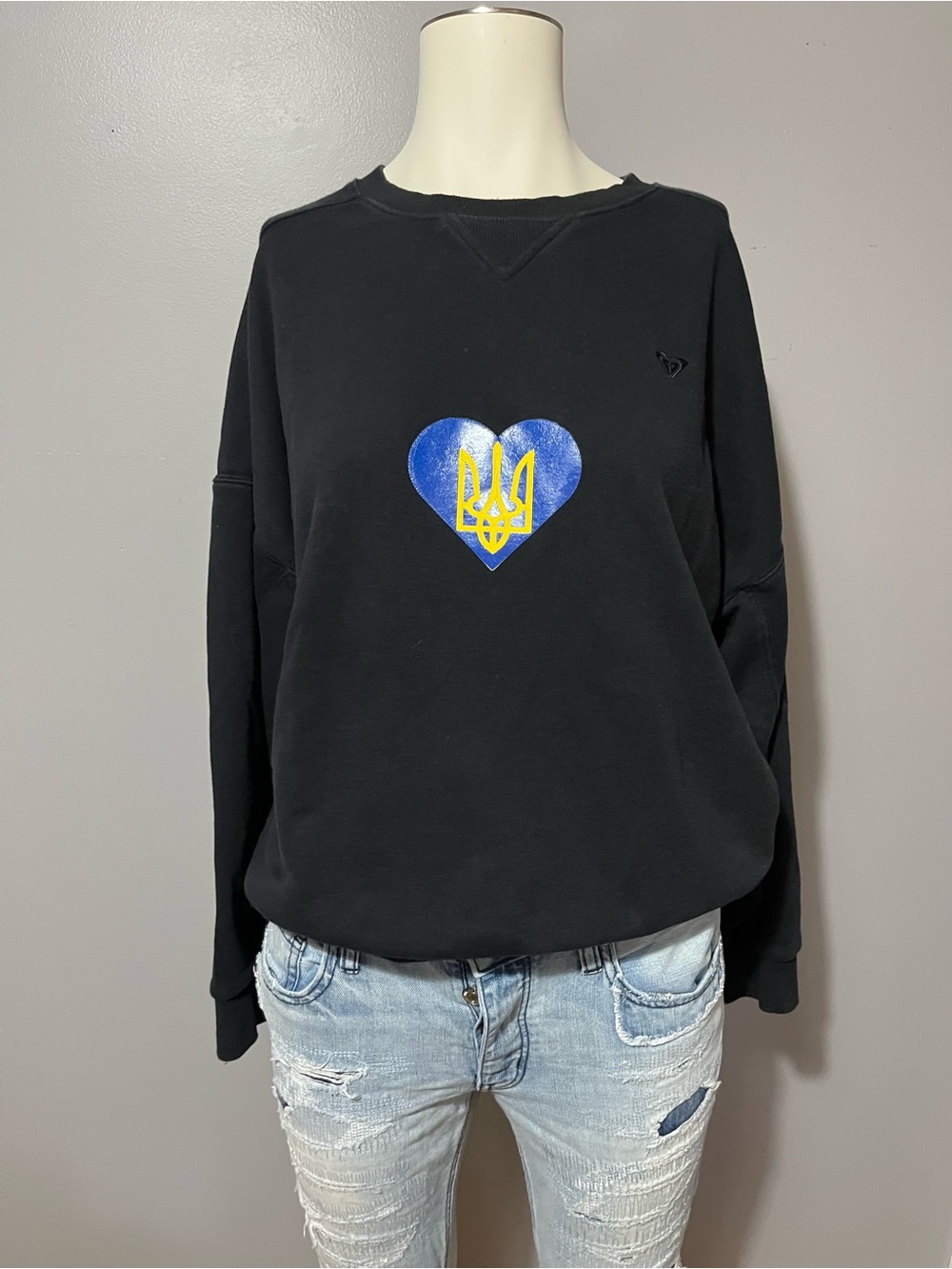 Roxy Black Crewneck Sweatshirt with Blue & Yellow Heart Crest